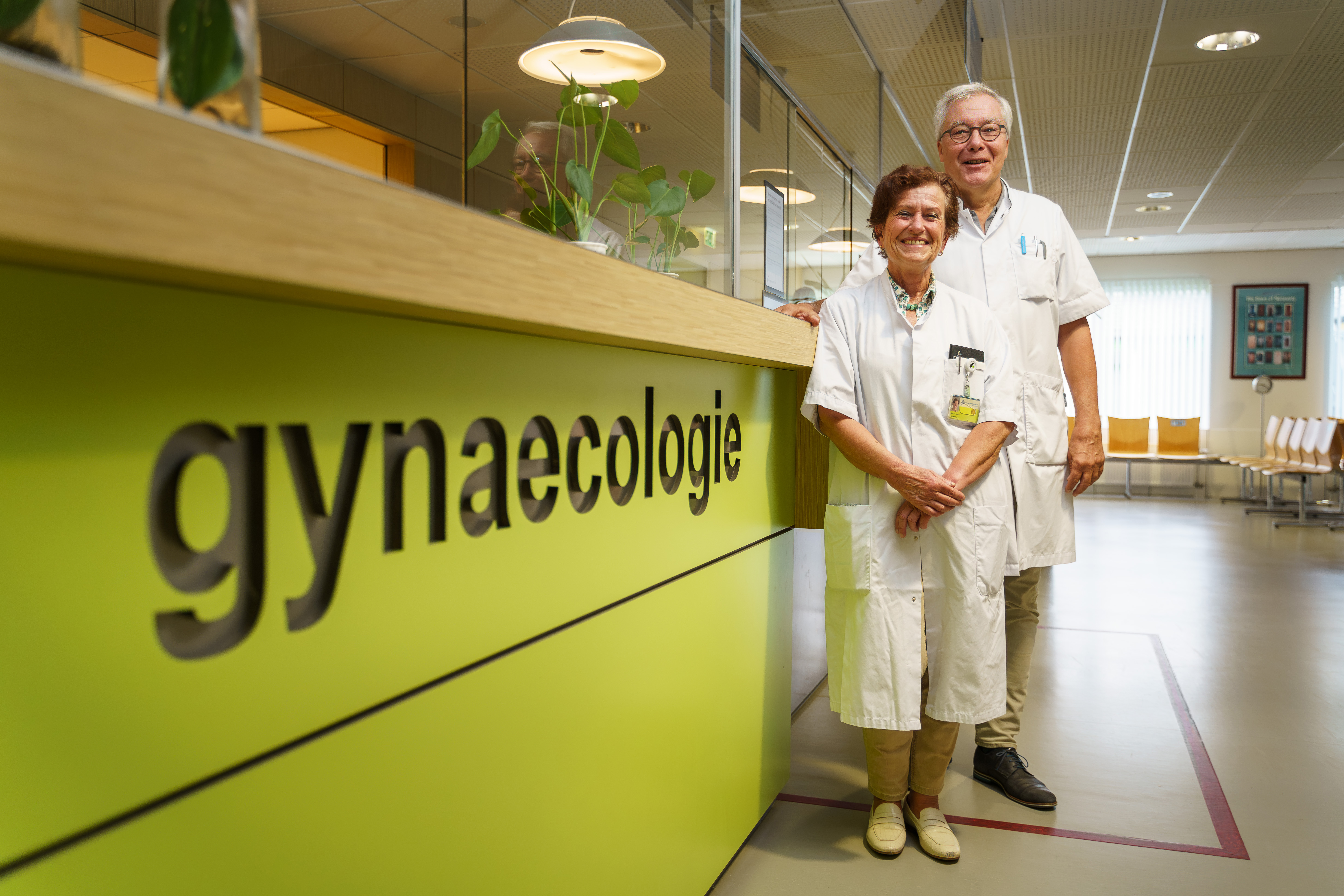Mieke Vosmar en Jos Roelofsen bij de afdeling Gynaecologie bij HagaZiekenhuis Zoetermeer