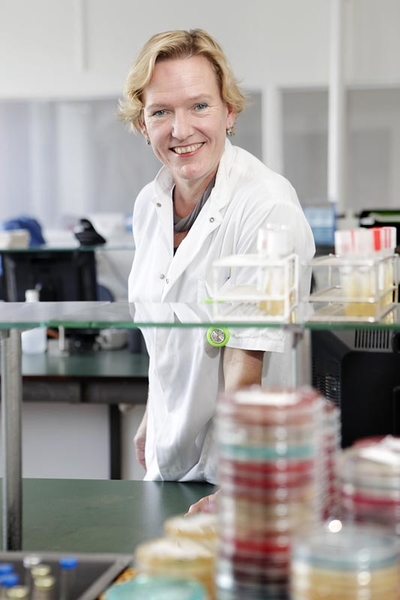 Arts-microbioloog Erika van Elzakker